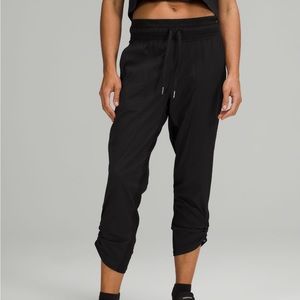 Lululemon Mid Rise Dance Studio Crop